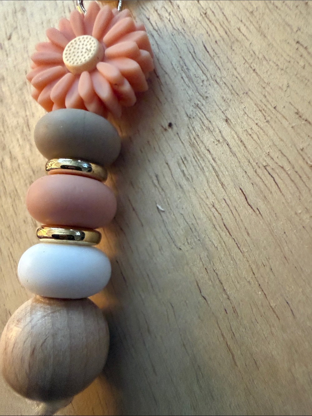Peach Daisy Bead Key & Card Holder Charm - Picture 7 of 12